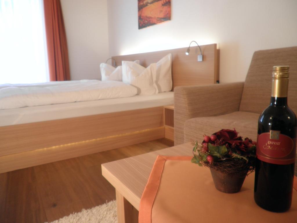 Gasthof Zum Goldenen Loewen Nauders Quarto foto