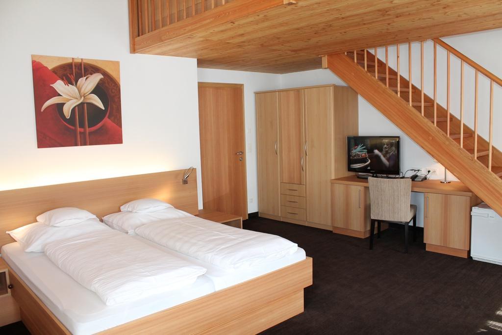 Gasthof Zum Goldenen Loewen Nauders Quarto foto